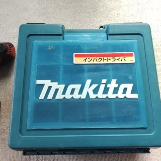 マキタ(Makita)のマキタ　インパクトドライバー　100V(工具/メンテナンス)