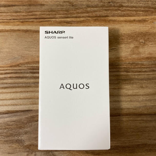 AQUOS(アクオス)のAQUOS sense4 lite SH-RM15 シルバー 一括購入 スマホ/家電/カメラのスマートフォン/携帯電話(スマートフォン本体)の商品写真