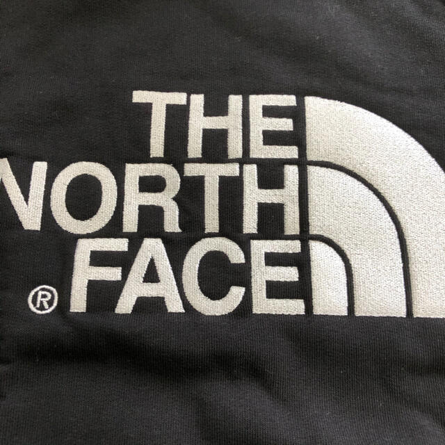 THE NORTH FACE(ザノースフェイス)の【海外限定】ノースフェイス　キッズ　ビッグロゴ　パーカー　ブラック　160cm キッズ/ベビー/マタニティのキッズ服男の子用(90cm~)(ジャケット/上着)の商品写真