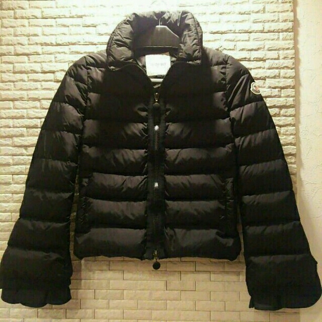 MONCLER☆アンセリーヌ☆ブラック☆０サイズ レディースのジャケット/アウター(ダウンジャケット)の商品写真