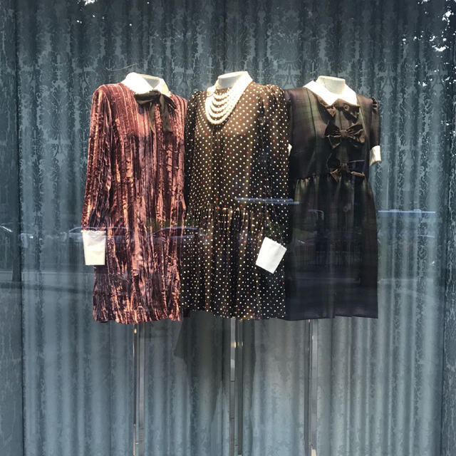 割引クーポン ミュウミュウmiumiuのベルベットワンピース