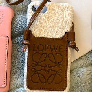 ロエベ(LOEWE)のロエベ　アイホンケース　7.8  ブラウン&ホワイト　超素敵です^ - ^(iPhoneケース)