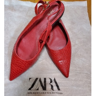 ザラ(ZARA)のZARA ザラ パンプス 赤 EUR39 レザーストラップサンダル(ハイヒール/パンプス)
