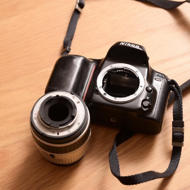 Nikon(ニコン)のフィルムカメラ 一眼レフ NIKON カメラ＋ レンズ 電池＋フィルム付 ニコン スマホ/家電/カメラのカメラ(フィルムカメラ)の商品写真