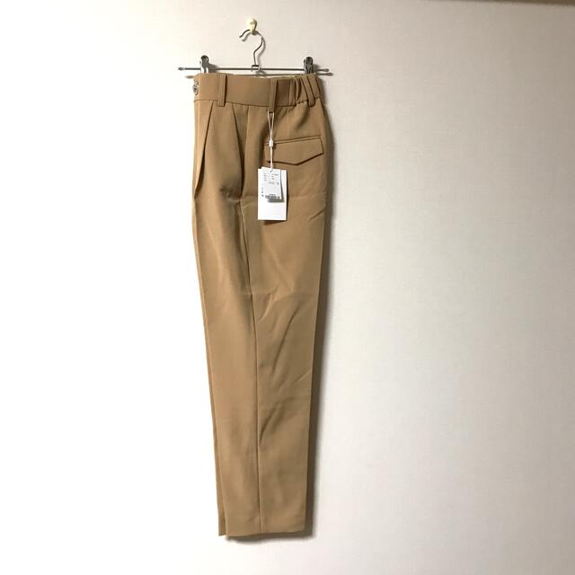 Ameri VINTAGE(アメリヴィンテージ)の　未使用品　AMERI TAPERED PANTS  レディースのパンツ(カジュアルパンツ)の商品写真