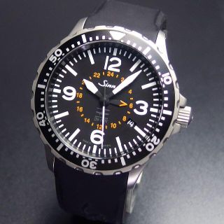 シン(SINN)の美品 ジン SINN 857 UTC ラバーベルト 200ｍ防水 ギャランティー(腕時計(アナログ))