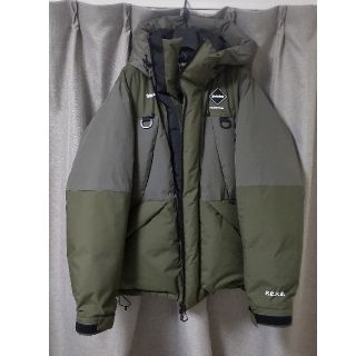 エフシーアールビー(F.C.R.B.)のFCRB DOWN BENCH PARKA ダウンジャケット(ダウンジャケット)