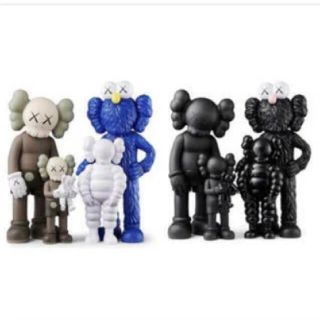 メディコムトイ(MEDICOM TOY)のKAWS FAMILYBROWN/BLUE/WHITE & BLACKセット(フィギュア)