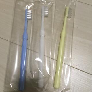 歯ブラシ　(歯ブラシ/デンタルフロス)