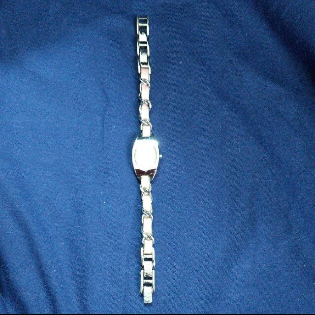 GUESS(ゲス)のGUESS  腕時計 ジャンク品 レディースのファッション小物(腕時計)の商品写真