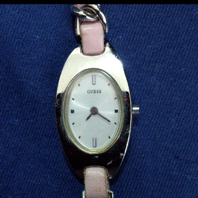 GUESS(ゲス)のGUESS  腕時計 ジャンク品 レディースのファッション小物(腕時計)の商品写真