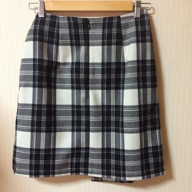 titty&co(ティティアンドコー)のウールチェックラップスカート レディースのスカート(ミニスカート)の商品写真