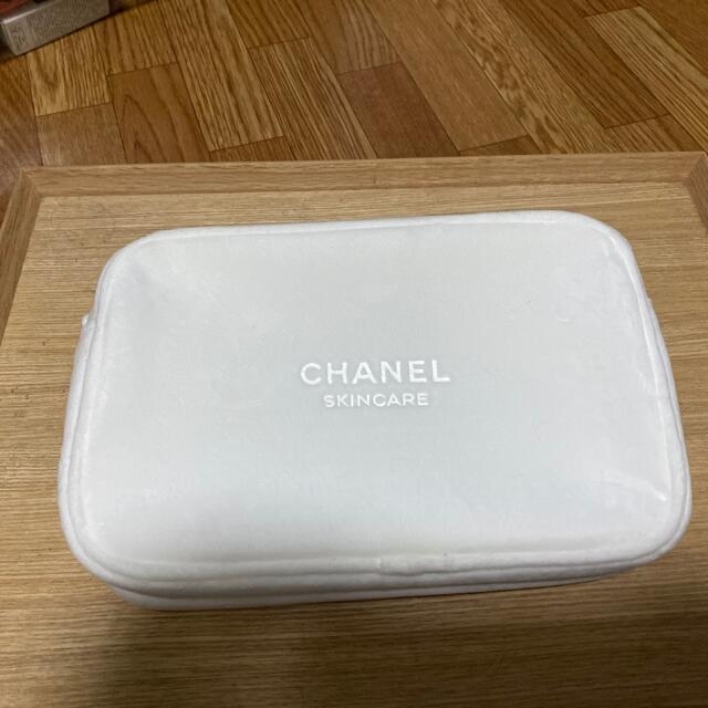 CHANEL(シャネル)のシャネル CHANEL ポーチ サンプル付き コスメ/美容のコスメ/美容 その他(その他)の商品写真