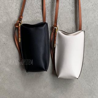 ブラックバイマウジー(BLACK by moussy)のレザー 本革 ポケットミニショルダー バッグ ブラック 牛皮 黒 レディース(ショルダーバッグ)