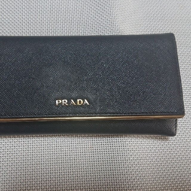 PRADA 長財布