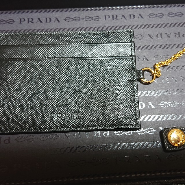 PRADA 長財布