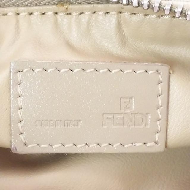 FENDI(フェンディ)のFENDI(フェンディ) ポーチ ズッカ柄 7N0037 レディースのファッション小物(ポーチ)の商品写真