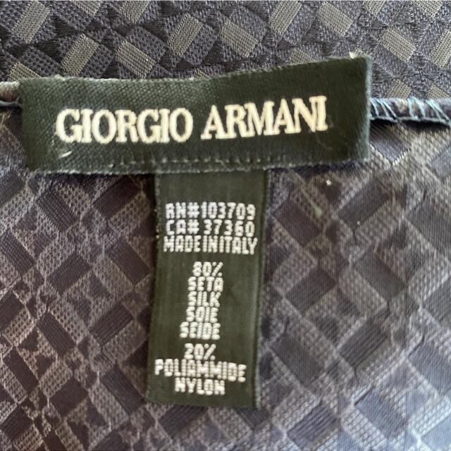 Giorgio Armani(ジョルジオアルマーニ)のコンナム様専です！ジョルジオアルマーニ　ネイビーチーフ メンズのファッション小物(ハンカチ/ポケットチーフ)の商品写真