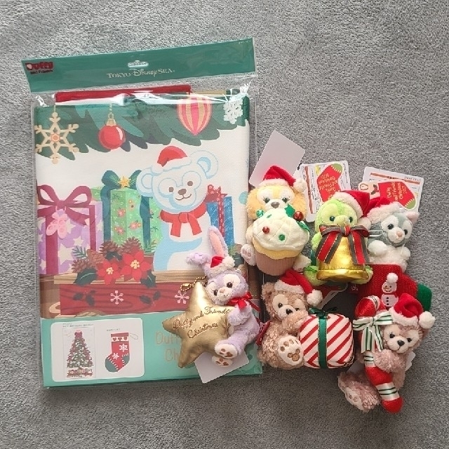 激安正規 Disney - ディズニーシー クリスマス タペストリー&ぬいぐるみバッチ 7点セット キャラクターグッズ 激安正規 Disney - ディズニーシー クリスマス タペストリー&ぬいぐるみバッチ 7点セット キャラクターグッズ