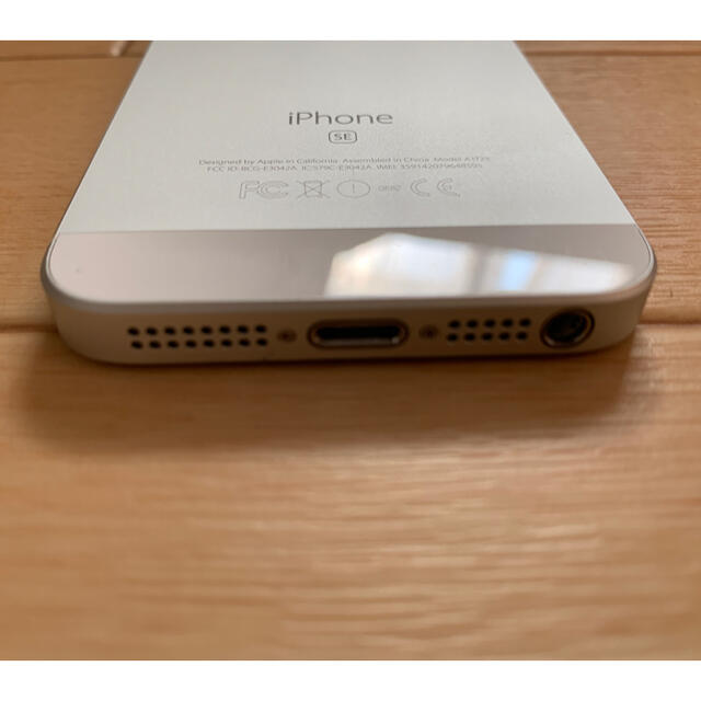 iPhone SE 第一世代　64GB 4