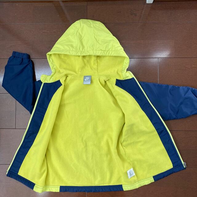 NIKE(ナイキ)のNIKE アウター　110cm キッズ/ベビー/マタニティのキッズ服男の子用(90cm~)(ジャケット/上着)の商品写真