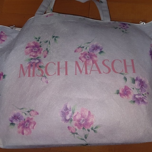 MISCH MASCH(ミッシュマッシュ)のミッシュマッシュ MISCHMASCHアウター入り福袋 新品5万円相当 レディースのジャケット/アウター(ロングコート)の商品写真