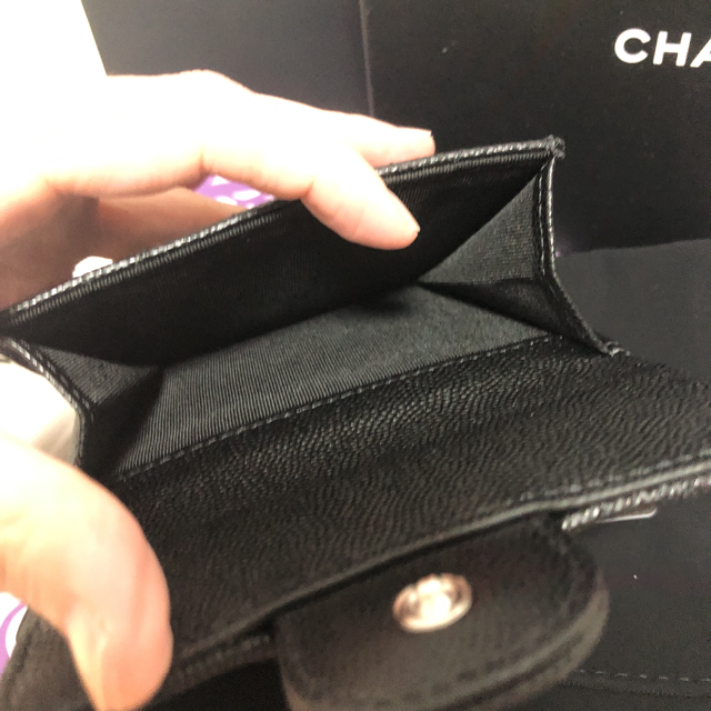 CHANEL(シャネル)のCHANEL ミニウォレット キャビアスキン レディースのファッション小物(財布)の商品写真