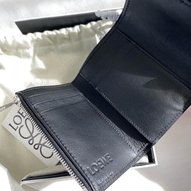 LOEWE(ロエベ)のロエベ　バーティカルウォレット　ブラック レディースのファッション小物(財布)の商品写真