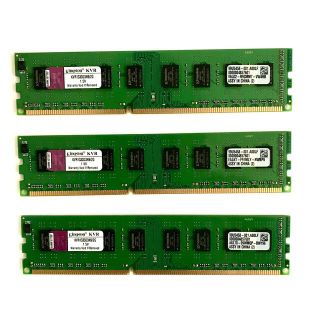 Kingston PC3-10600 2GB メモリ3枚 合計6GB バラ売り可(PCパーツ)