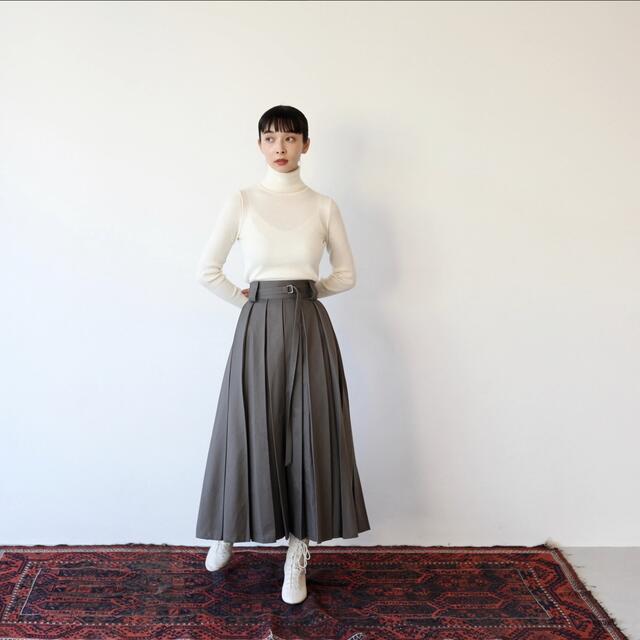 super tuck long skirt（スーパータックロングスカート）