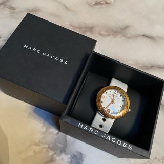 マークバイマークジェイコブス(MARC BY MARC JACOBS)のマークバイマークジェイコブス❤︎レザー腕時計❤︎ホワイト❤︎レア品❤︎お買い得(腕時計)