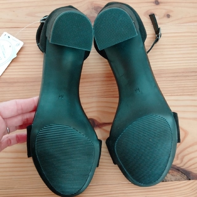 GU(ジーユー)のGU  コンフォート アンクルストラップ ヒールサンダル　黒パンプス レディースの靴/シューズ(サンダル)の商品写真