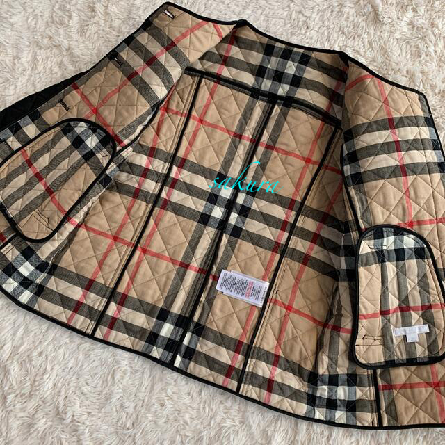 BURBERRY(バーバリー)のバーバリーBurberryノーカラーキルティングジャケット レディースのジャケット/アウター(ノーカラージャケット)の商品写真