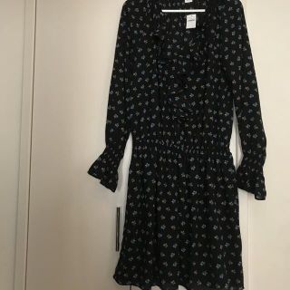 ギャップ(GAP)のGAP 花柄ワンピース 新品タグ付き(ひざ丈ワンピース)