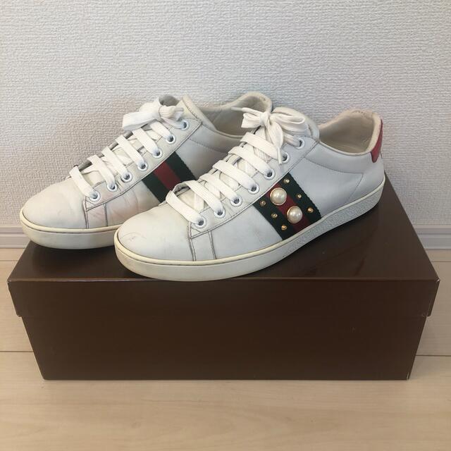 Gucci(グッチ)のグッチ  スタッズ  パール　スニーカー レディースの靴/シューズ(スニーカー)の商品写真