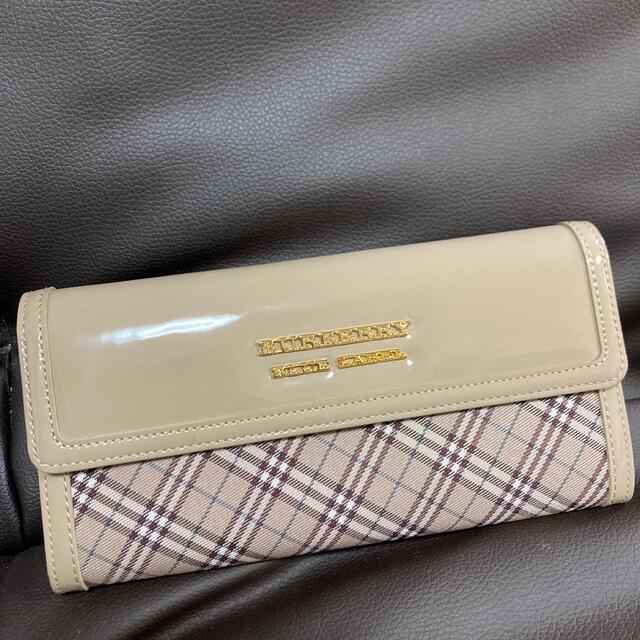 BURBERRY BLUE LABEL(バーバリーブルーレーベル)のバーバリー　ブルーレーベル　未使用　長財布　ベージュ　チェック レディースのファッション小物(財布)の商品写真