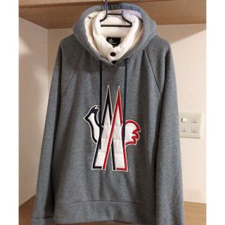 モンクレール(MONCLER)のモンクレール MONCLER ロゴ プルオーバー パーカー ワッペン トップス (パーカー)