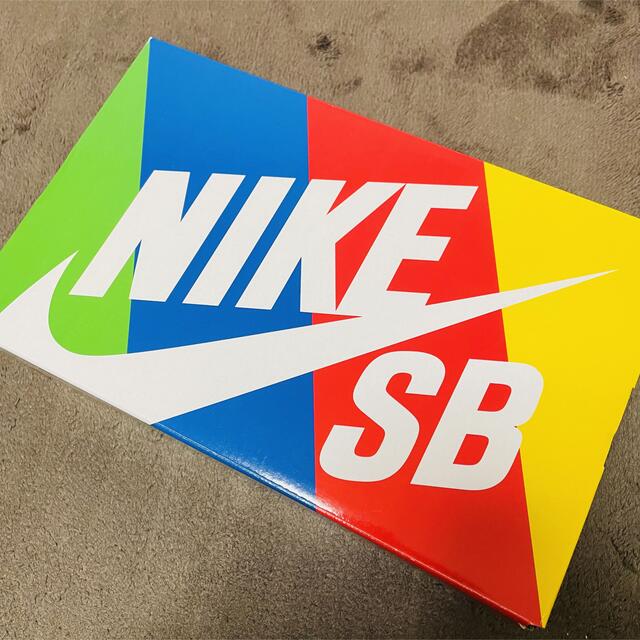 NIKE(ナイキ)のParra Nike SB Dunk Low Pro Abstract Art メンズの靴/シューズ(スニーカー)の商品写真