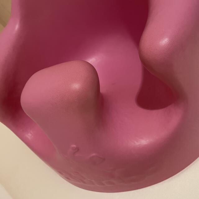 Bumbo(バンボ)のバンボ bumbo ベビーソファ グレープ ピンク ベビーチェア キッズ/ベビー/マタニティのキッズ/ベビー/マタニティ その他(その他)の商品写真