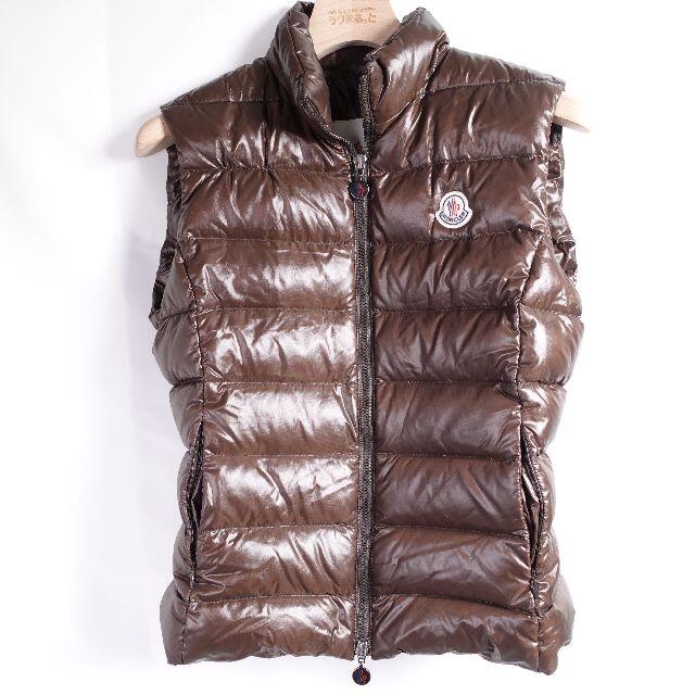 MONCLER(モンクレール)のMONCLER　ダウンベスト　レディース　ブラウン レディースのジャケット/アウター(ダウンベスト)の商品写真