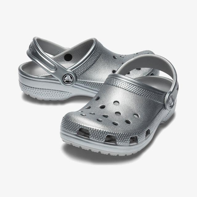 crocs(クロックス)の24cm クロックス クラシック メタリック クロッグ ガンメタル 新品 レディースの靴/シューズ(サンダル)の商品写真