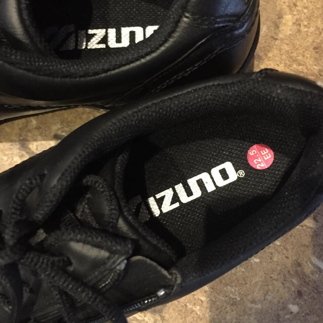 MIZUNO(ミズノ)のミズノ  子供運動靴22.5 キッズ/ベビー/マタニティのキッズ靴/シューズ(15cm~)(スニーカー)の商品写真