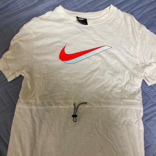 ナイキ(NIKE)のワンピース(ひざ丈ワンピース)