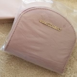 ジルスチュアート(JILLSTUART)の新品　JILLSTUART ジルスチュアートハーフムーンウォレット　二つ折り財布(財布)