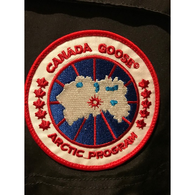 CANADA GOOSE(カナダグース)の値下げCanada goose ダウンEXPEDITION M(日本サイズL位) メンズのジャケット/アウター(ダウンジャケット)の商品写真