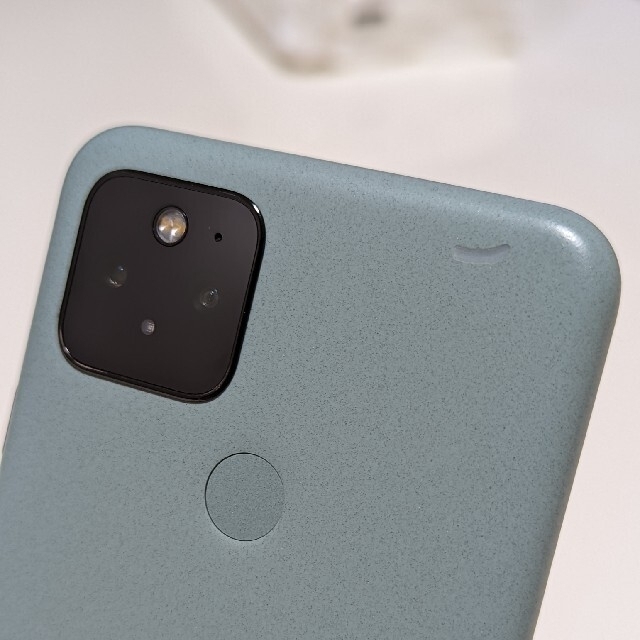 Google Pixel(グーグルピクセル)の【おまけ付き】Pixel 5 Sorta Sage スマホ/家電/カメラのスマートフォン/携帯電話(スマートフォン本体)の商品写真