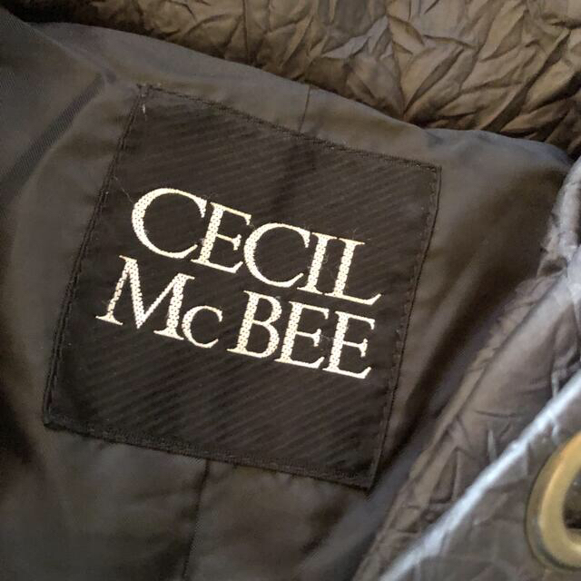 CECIL McBEE(セシルマクビー)のセシルマクビー　ダウンジャケット　黒 レディースのジャケット/アウター(ダウンジャケット)の商品写真