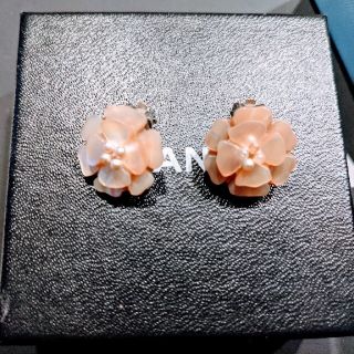 CHANEL シェルイヤリングアクセサリー - dibrass.com