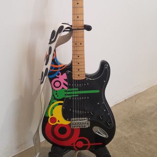 フェンダー(Fender)のSCANDAL mami stratocaster まみたすモデル(エレキギター)