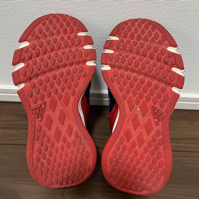 adidas(アディダス)のポコ様専用。adidasスパマイダーマンコラボシューズ✳︎18cm キッズ/ベビー/マタニティのキッズ靴/シューズ(15cm~)(スニーカー)の商品写真